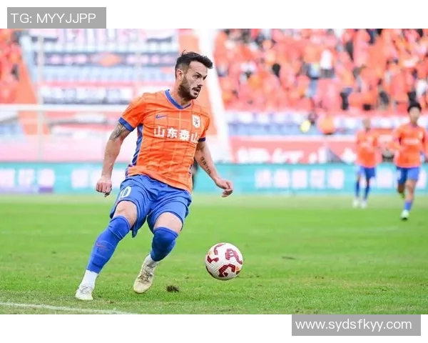 瓦科双响再创佳绩赛季27球追平法比奥展现超强实力