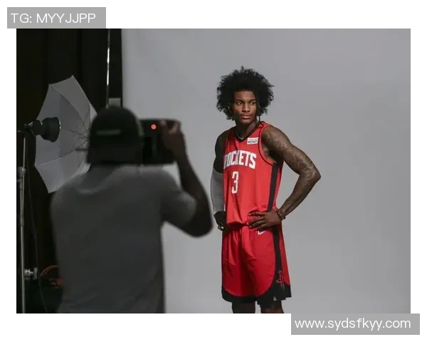 火箭队城市版球衣定妆照拍摄活动邀请季票持有者参与互动盛宴