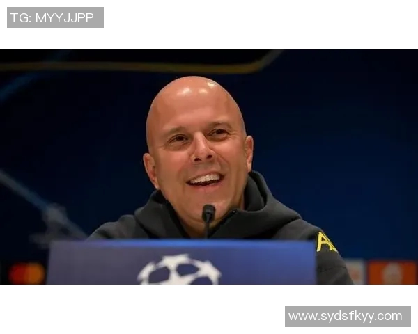 荷兰记者放弃返程航班专程留守参加斯洛特赛前发布会